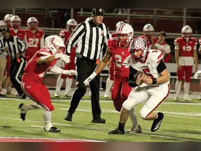 Red Raiders rally past Jackson in regional semis, 28-24
