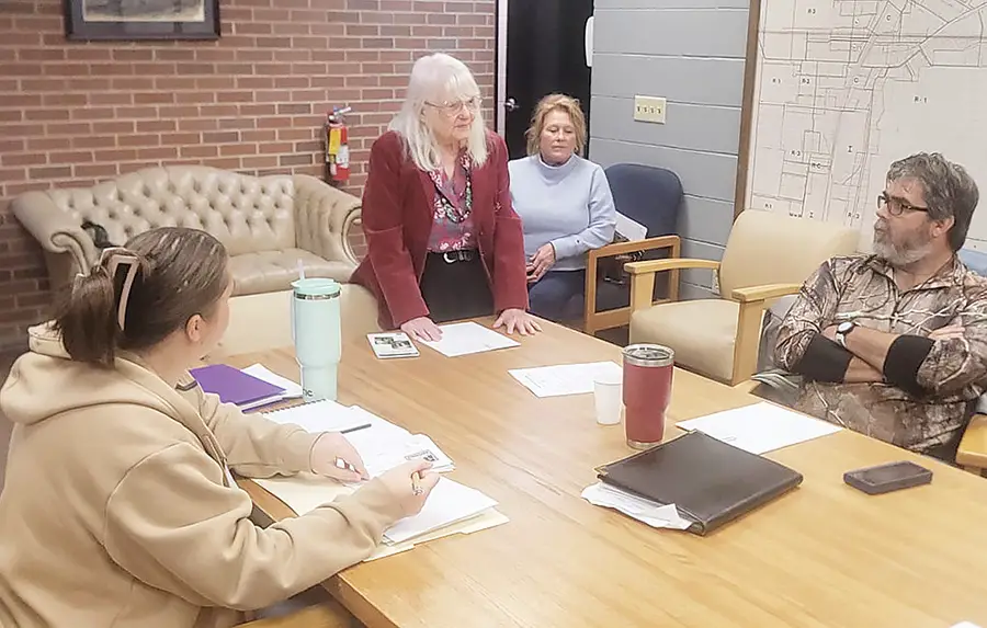 Recreational tourism, vehicles, streets on Oak Hill Council’s agenda