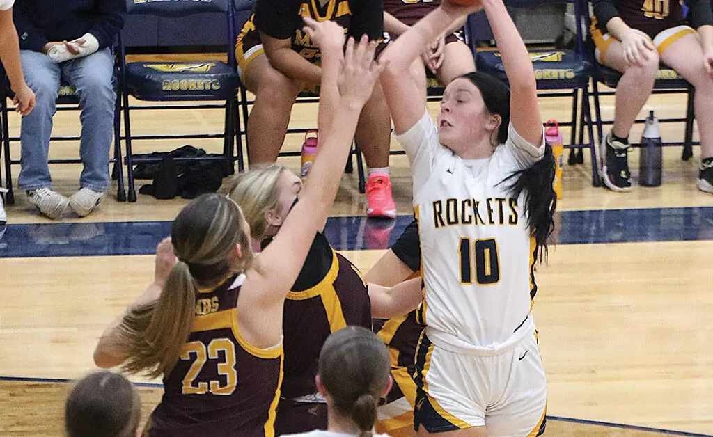 Second-quarter surge lifts Meigs over Wellston in TVC-Ohio debut